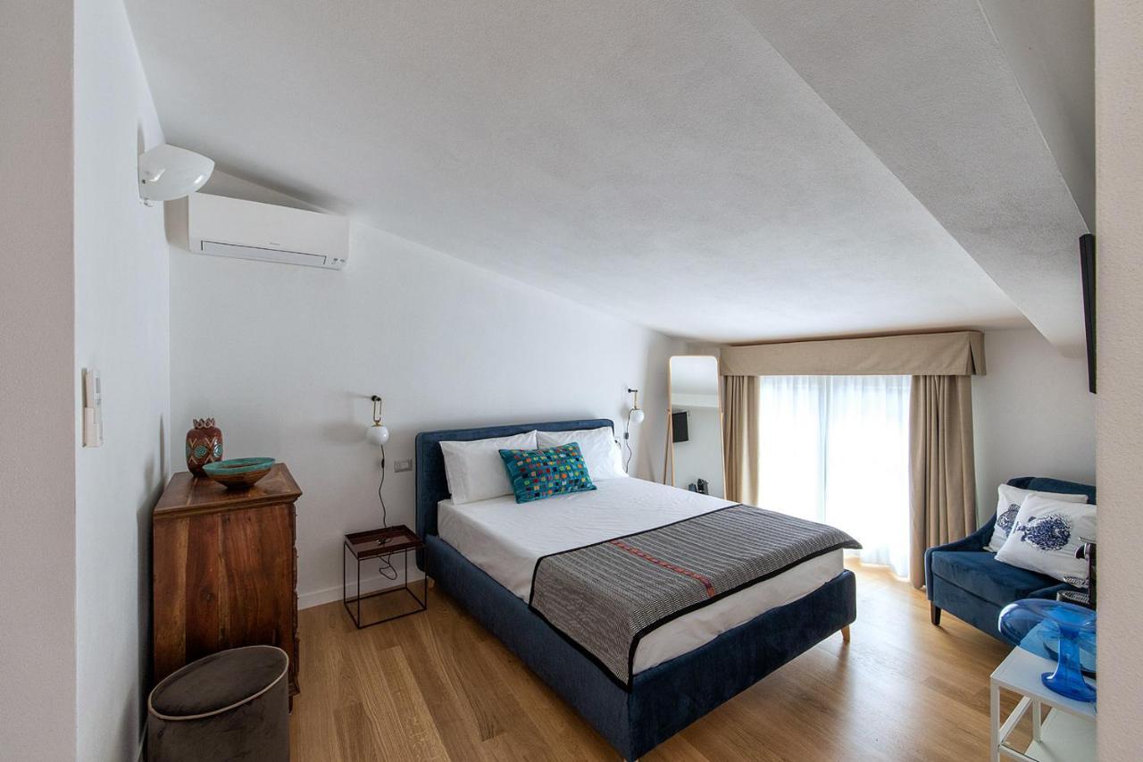 Bed and Breakfast Bisu Isola Di Сант-Антиоко Экстерьер фото
